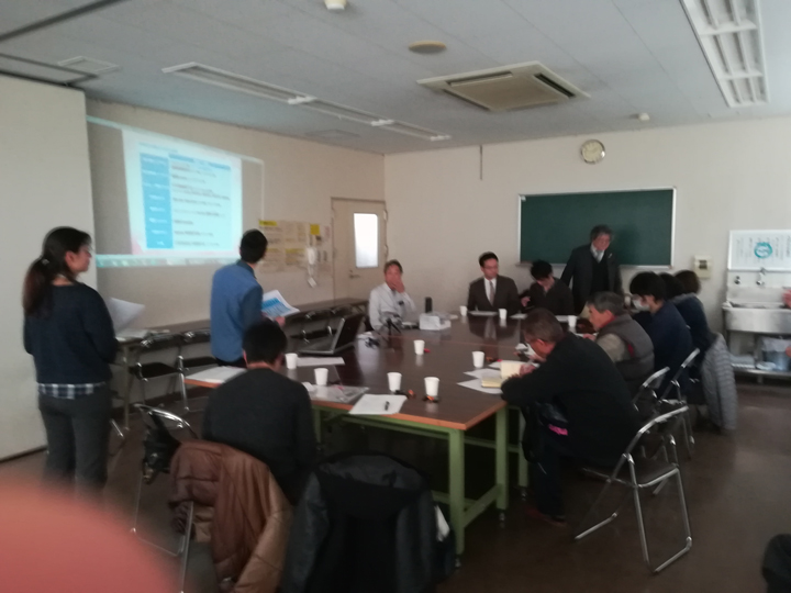 ��2��׋���P