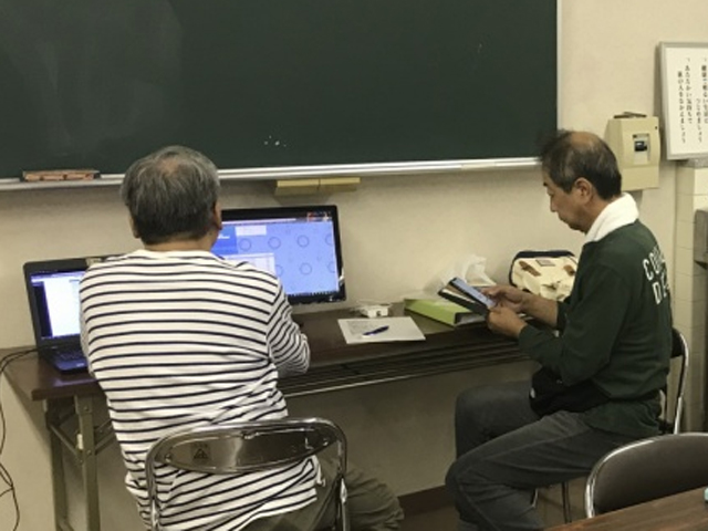 �T�|�Z�����ʒu�����Ƒ����ɓd�b�B